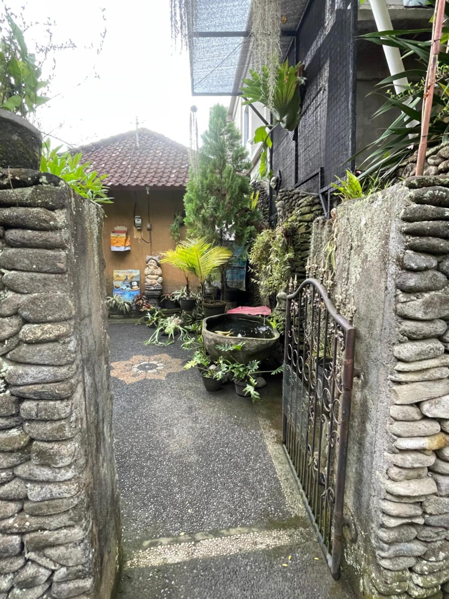 Suntari Homestay อูบุด ภายนอก รูปภาพ